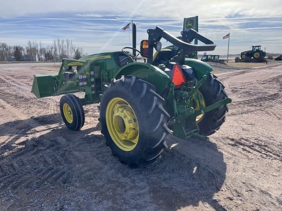 Image of John Deere 5055E equipment image 4