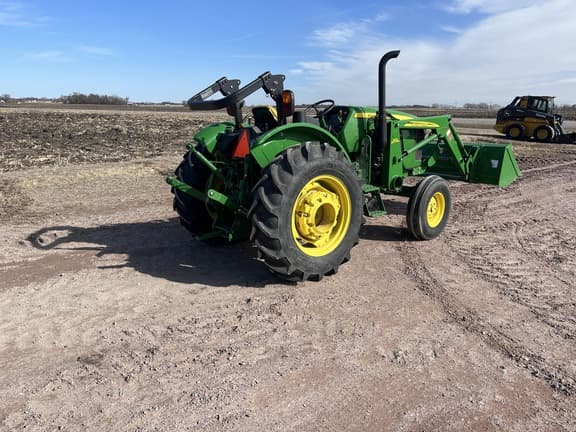 Image of John Deere 5055E equipment image 3