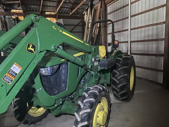 2016 John Deere 5055E Equipment Image0