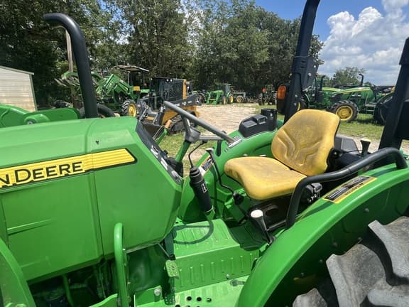 Image of John Deere 5055E equipment image 4