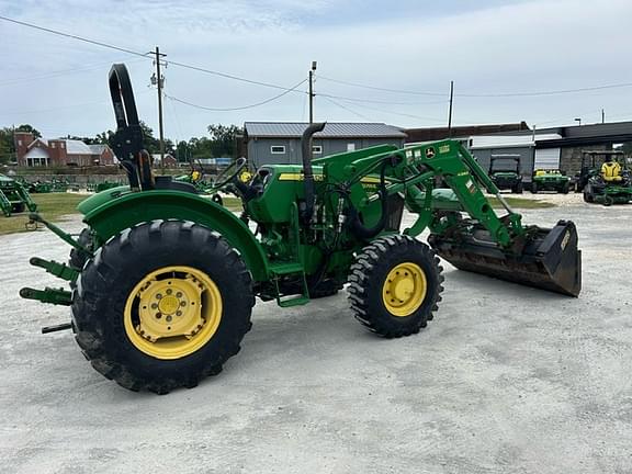 Image of John Deere 5055E equipment image 3