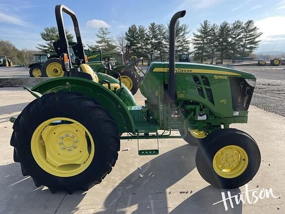 Image of John Deere 5055E equipment image 3