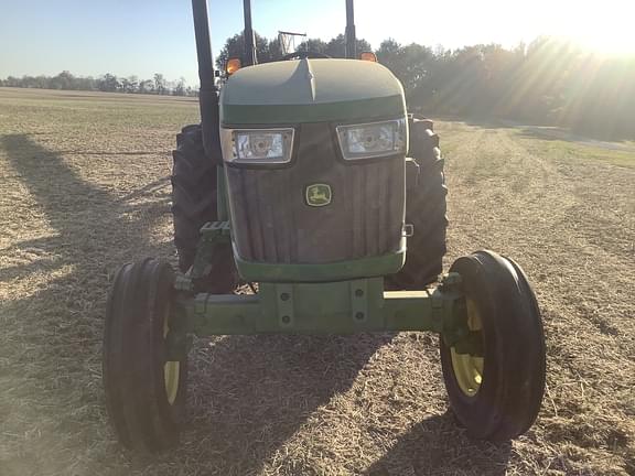 Image of John Deere 5055E equipment image 4