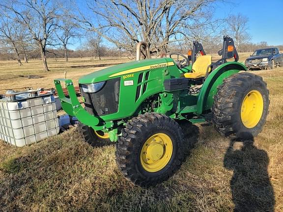 Image of John Deere 5055E equipment image 2