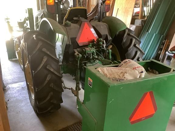 Image of John Deere 5055E equipment image 4