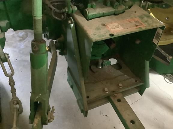 Image of John Deere 5055E equipment image 2