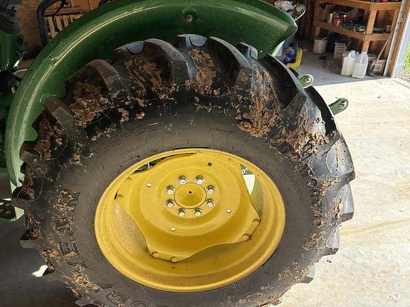 Image of John Deere 5055E equipment image 4