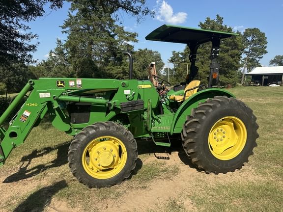 2016 John Deere 5055E Equipment Image0