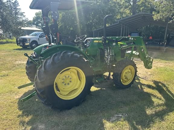 Image of John Deere 5055E equipment image 4
