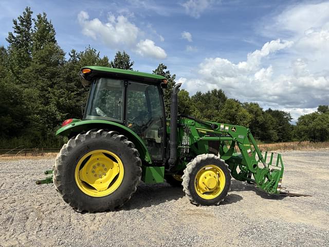 Image of John Deere 5055E equipment image 3