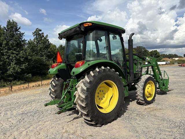Image of John Deere 5055E equipment image 4