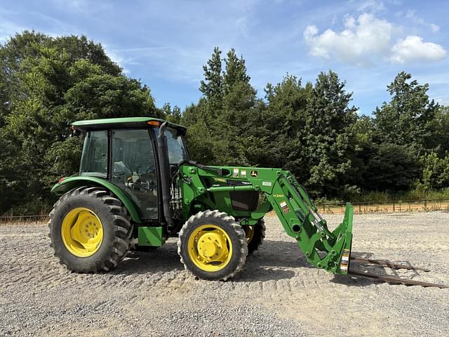 Image of John Deere 5055E equipment image 1