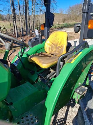 Image of John Deere 5055E equipment image 3