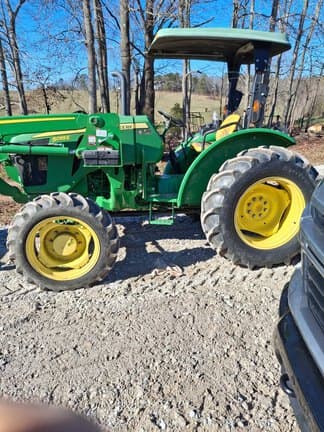 Image of John Deere 5055E equipment image 4