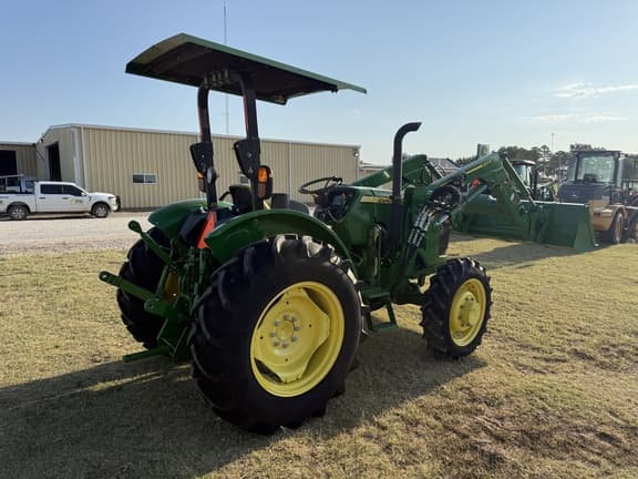 Image of John Deere 5055E equipment image 4