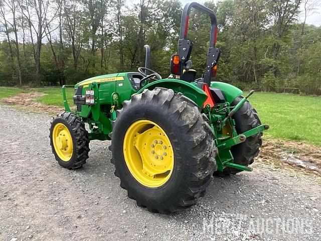 Image of John Deere 5055E equipment image 2