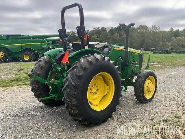 Image of John Deere 5055E equipment image 4