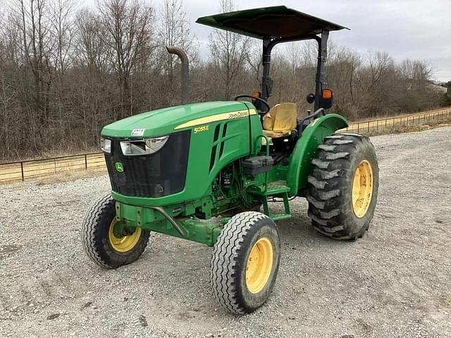 Image of John Deere 5055E equipment image 2