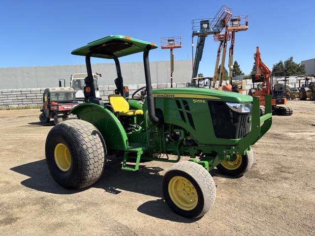 Image of John Deere 5055E equipment image 1