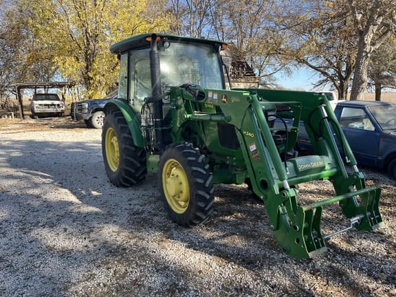 Image of John Deere 5065E equipment image 2
