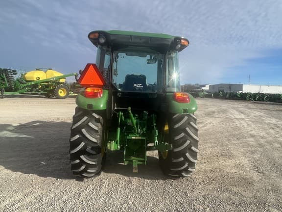 Image of John Deere 5065E equipment image 3