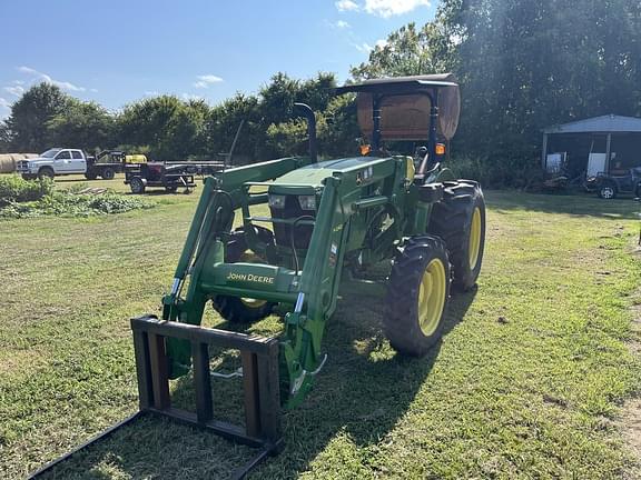 Image of John Deere 5065E equipment image 1