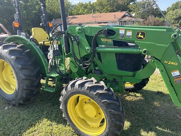 Image of John Deere 5065E equipment image 3