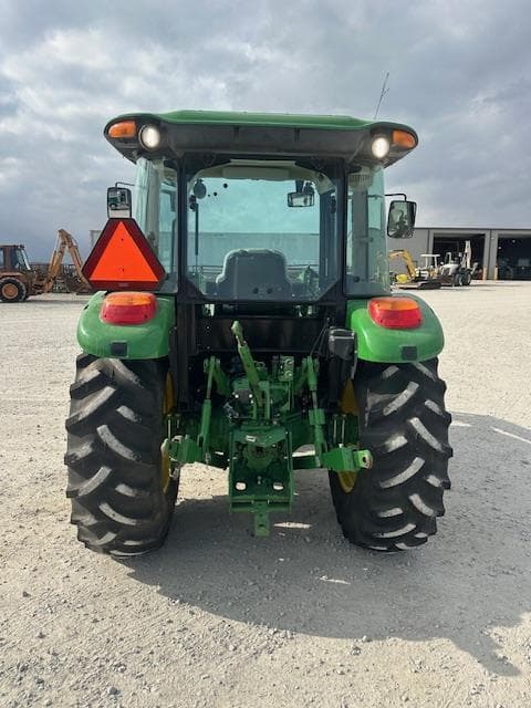 Image of John Deere 5065E equipment image 3