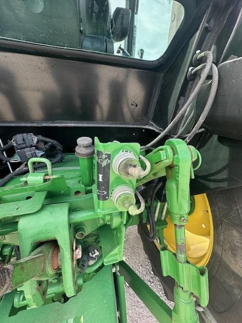 Image of John Deere 5065E equipment image 4