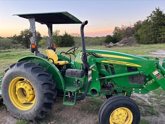 Image of John Deere 5065E equipment image 3