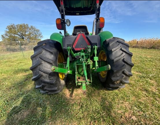 Image of John Deere 5065E equipment image 4