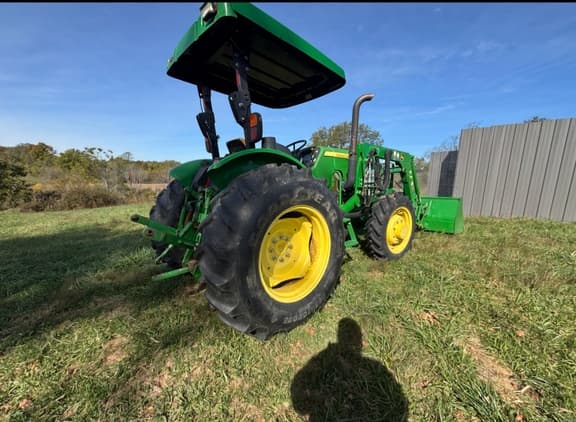 Image of John Deere 5065E equipment image 2