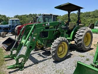 Image of John Deere 5065E equipment image 2