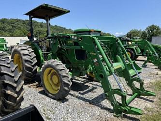 Image of John Deere 5065E equipment image 3