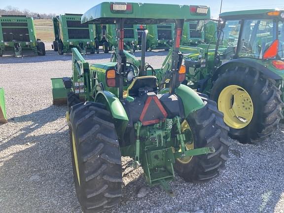 Image of John Deere 5065E equipment image 4