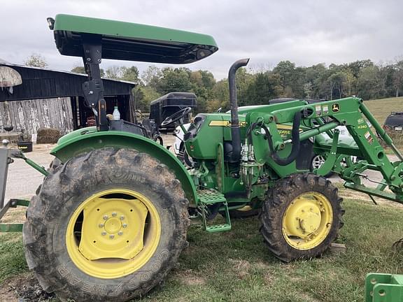 Image of John Deere 5065E equipment image 4