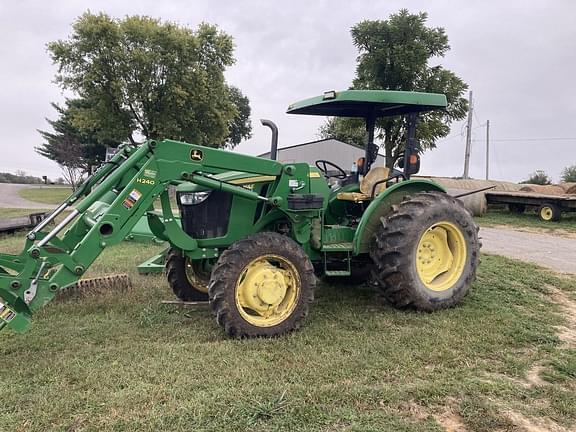 Image of John Deere 5065E equipment image 2