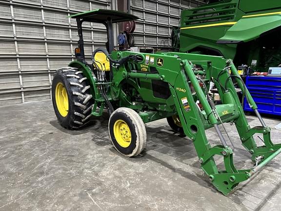 Image of John Deere 5065E equipment image 2