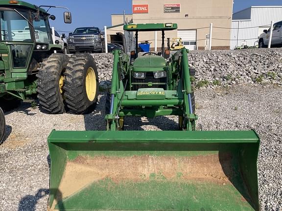 Image of John Deere 5065E equipment image 3