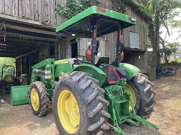 Image of John Deere 5065E equipment image 4