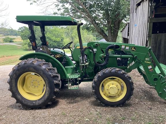 Image of John Deere 5065E equipment image 2