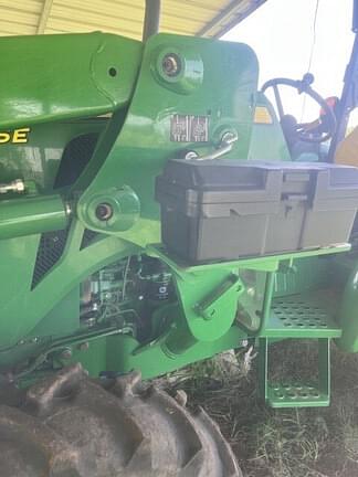 Image of John Deere 5065E equipment image 4