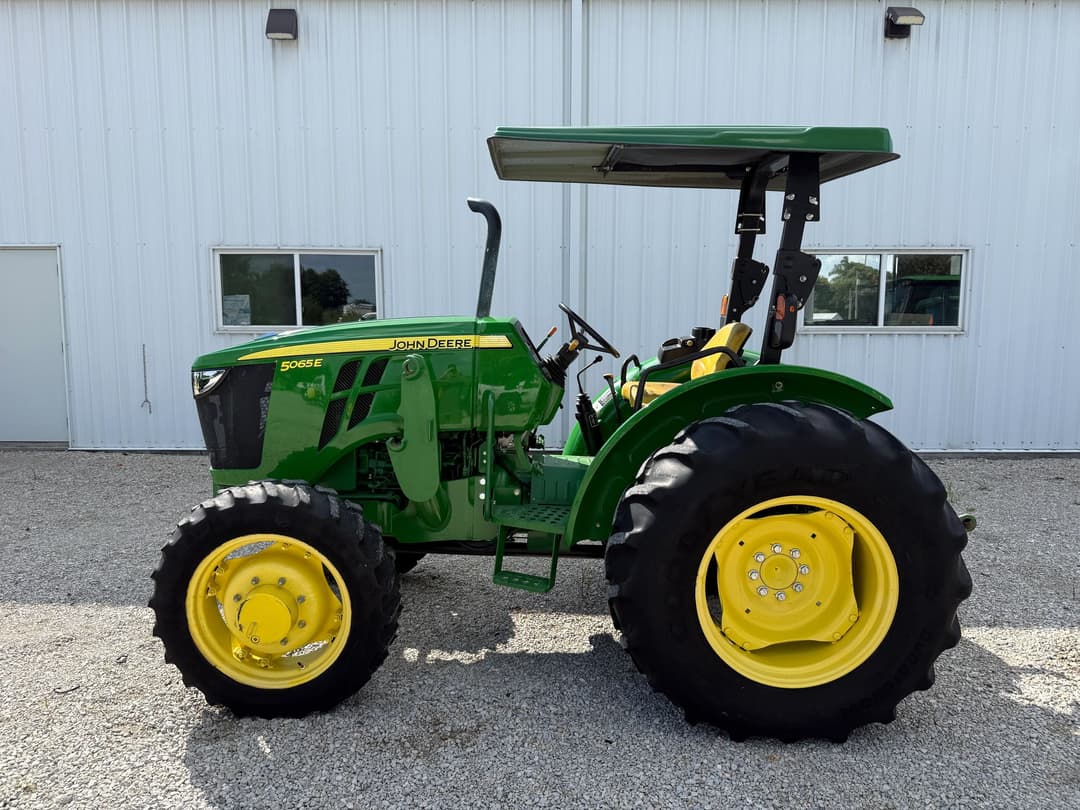 Image of John Deere 5065E Primary image
