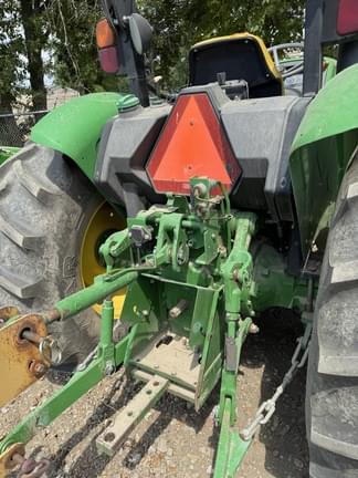 Image of John Deere 5065E equipment image 4