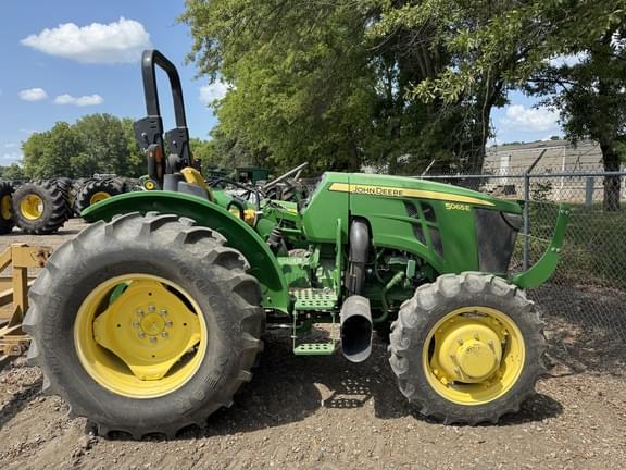 Image of John Deere 5065E equipment image 1