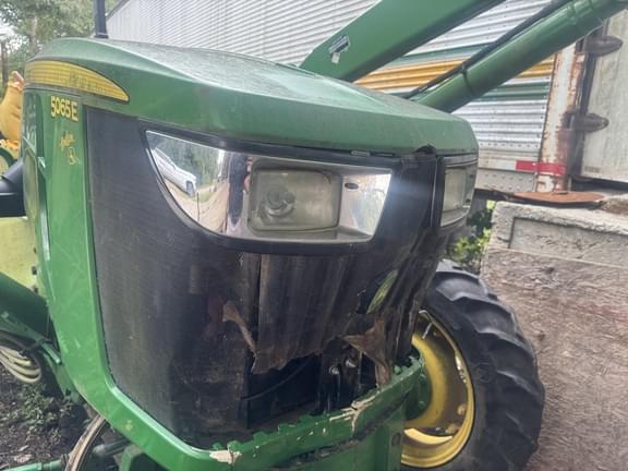 Image of John Deere 5065E equipment image 3