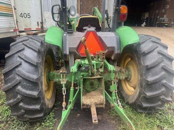 Image of John Deere 5065E equipment image 2