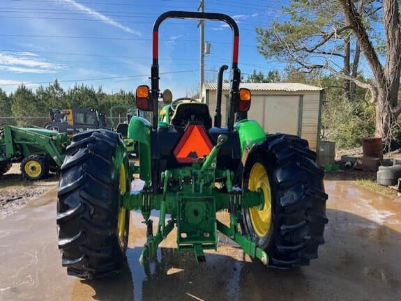 Image of John Deere 5065E equipment image 2