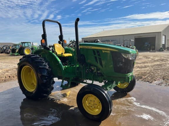 Image of John Deere 5065E equipment image 4