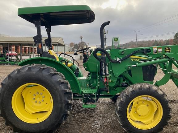 Image of John Deere 5065E equipment image 4